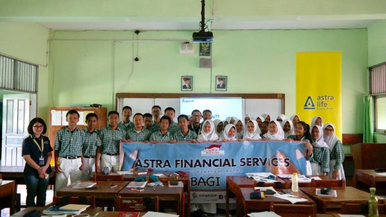 ASTRA LIFE IKUT SERTA DALAM ASTRA FINANCIAL BERBAGI ILMU DI SMKN 20 JAKARTA