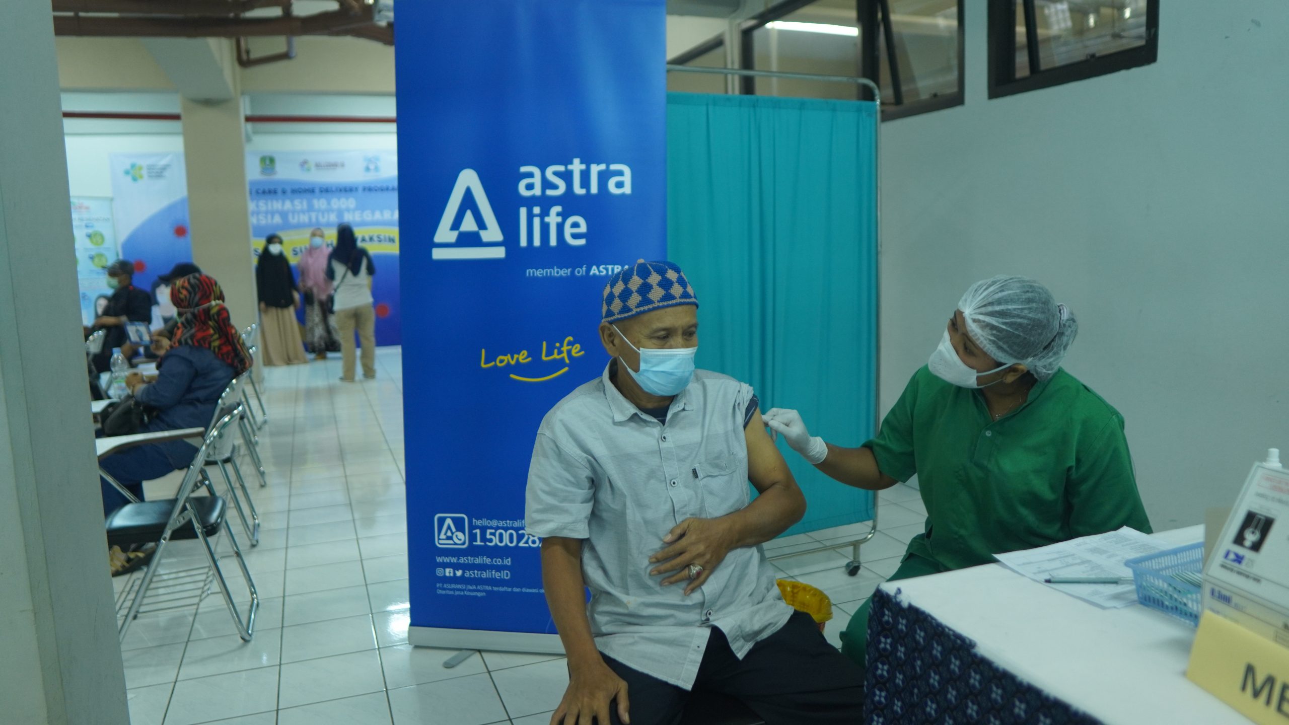 Astra Life bersama 7.885 #OrangBaik  Beri Akomodasi Vaksin & Sembako untuk Lansia Dhuafa